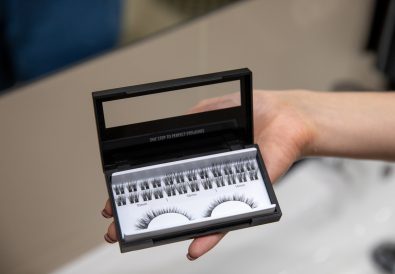 Ψεύτικες βλεφαρίδες για DIY εξτένσιον βλεφαρίδων στο σπίτι