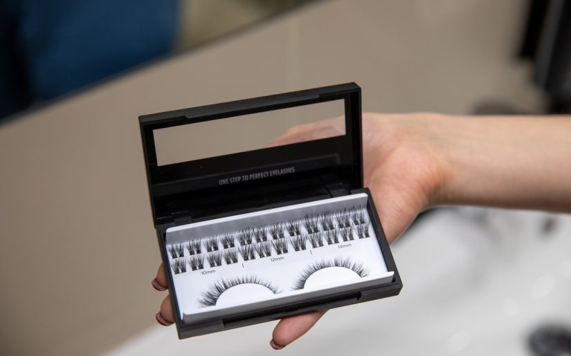 Ψεύτικες βλεφαρίδες για DIY εξτένσιον βλεφαρίδων στο σπίτι